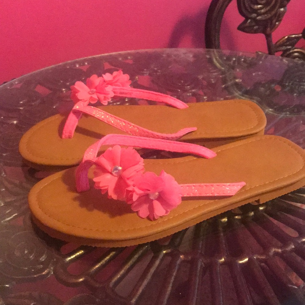 Pink girly flip flops🌸👛🎀 NWOT sz 3-4